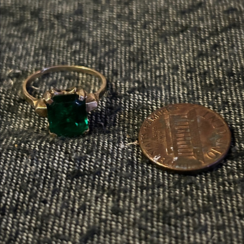 Vintage Emerald 10k Solid Gold Ring - image 5